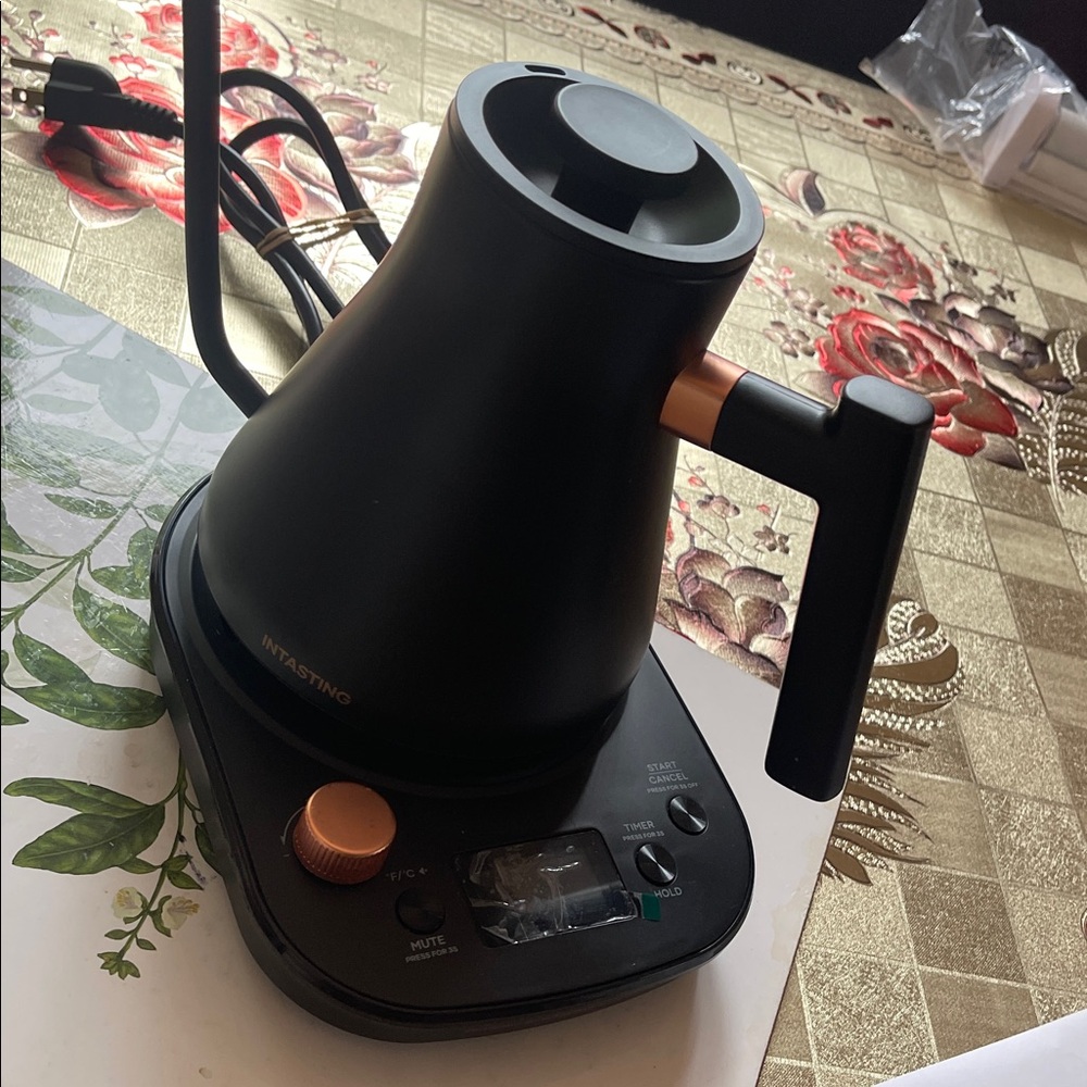 Black and Copper Electric Gooseneck Kettle - Precision Pouring
